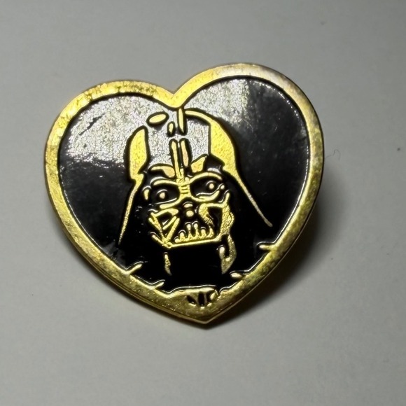 Jewelry - Star Wars Darth Vader Heart Enamel Pin Variety Gold Tone Lucasfilm 2013 LFL